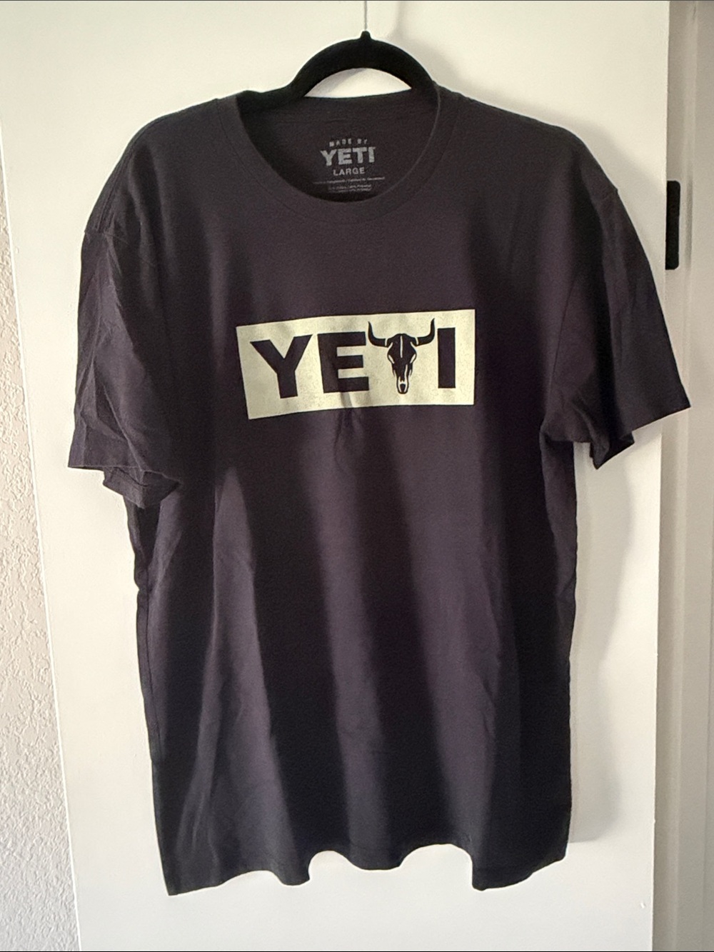 Yeti Black Short-Sleeve Tee with Cream Logo Panel skull